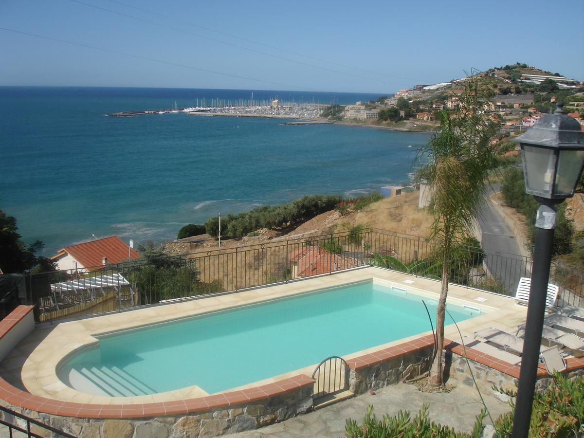 Del Mare Ligure Terme & Piscina A 37 Gradi