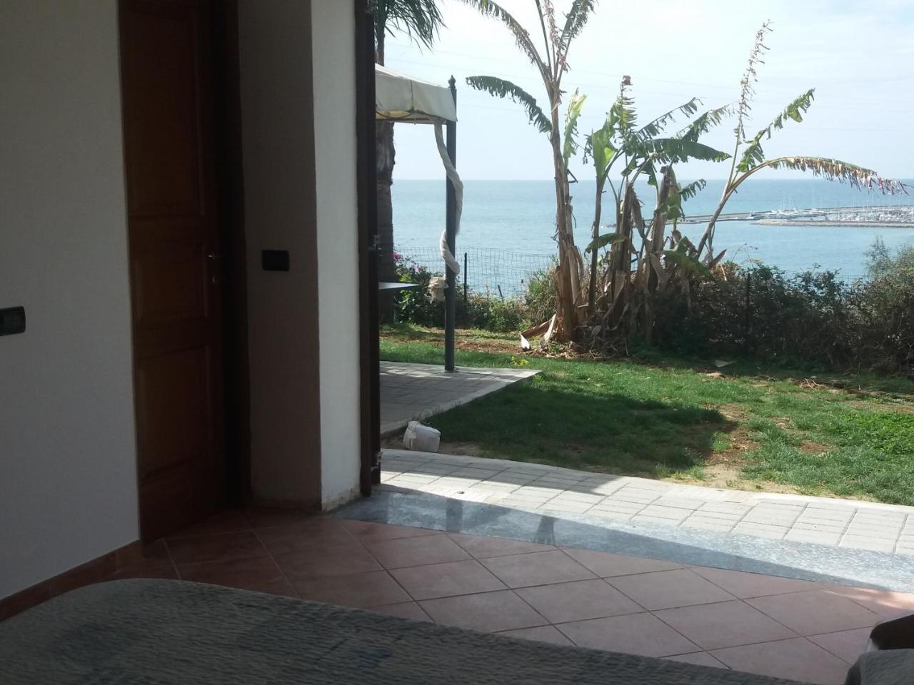 Del Mare Ligure Terme & Piscina A 37 Gradi * Santo Stefano al Mare